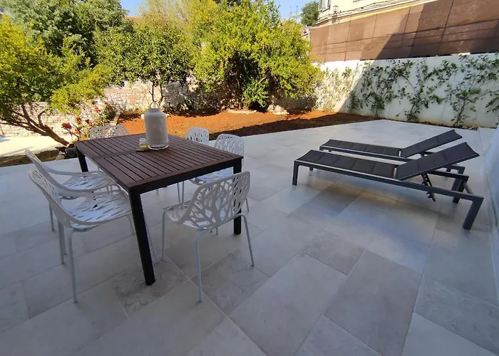 Apartvilla Castropola